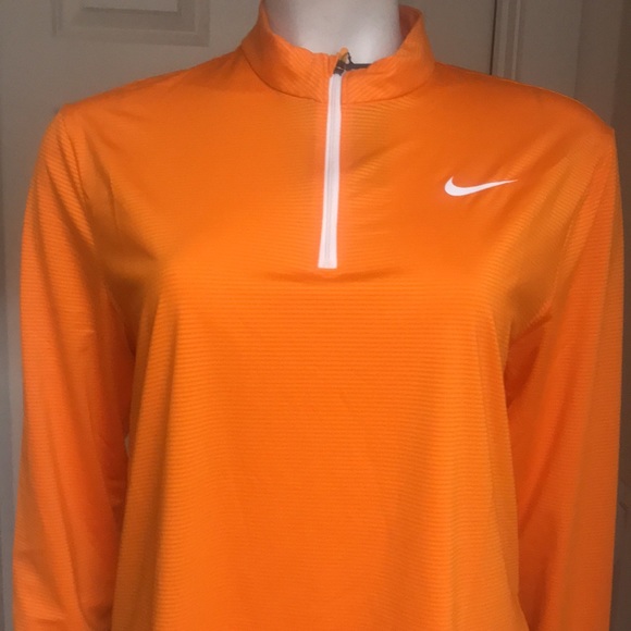 Nike Athletic/Athleisure 1/4 Zip Top, NWT! - Picture 3 of 10